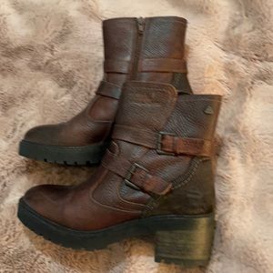 Bullboxer ankle boots